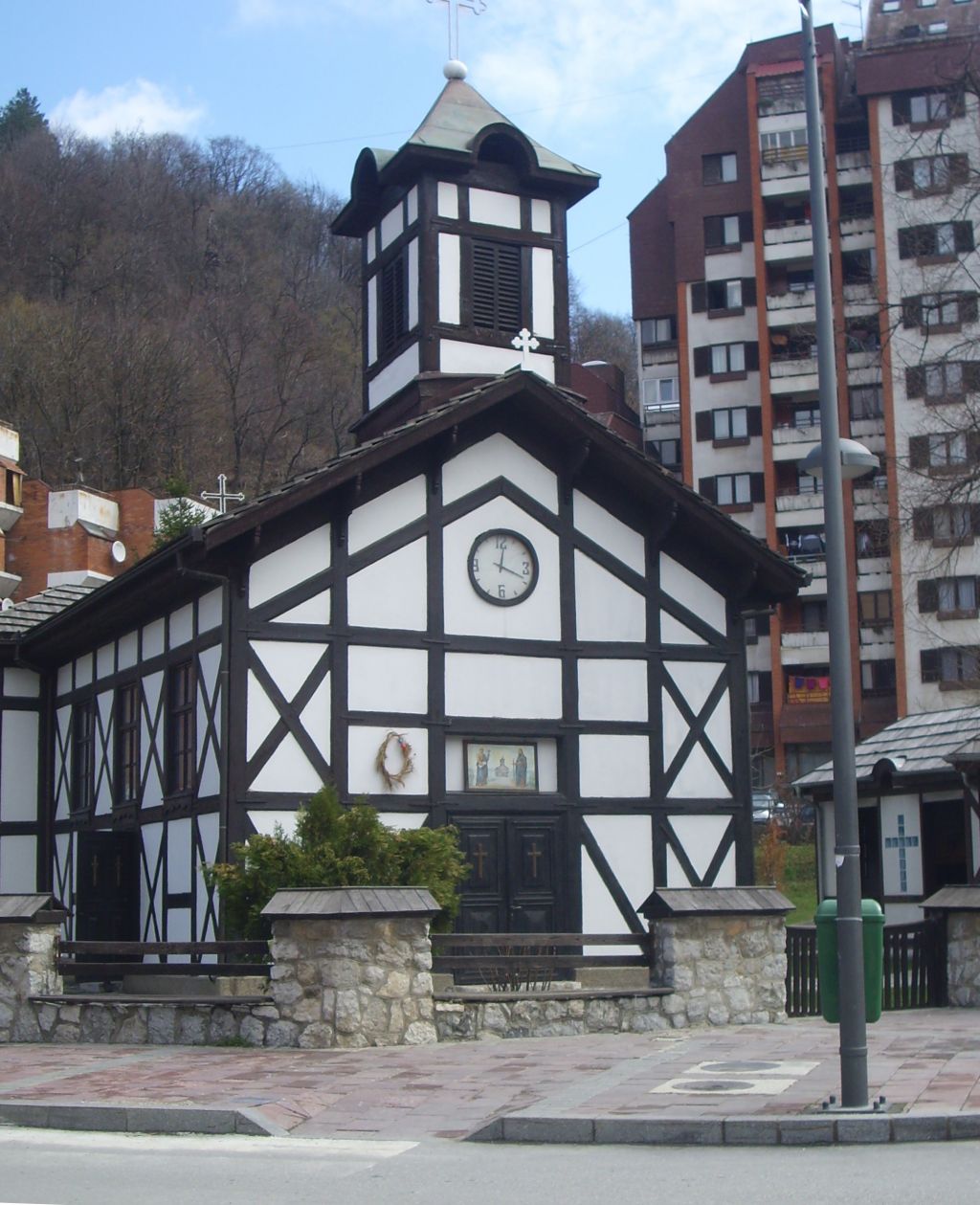 Crkva Svetih apostola Petra i Pavla Majdanpek