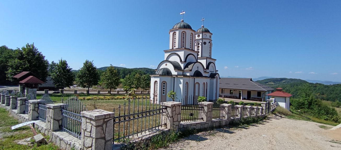 Crkva Svetih apostola Petra i Pavla Lisa Ivanjica