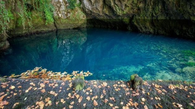 Izvor rijeke Dabar i Dabarska pećina Sanski Most
