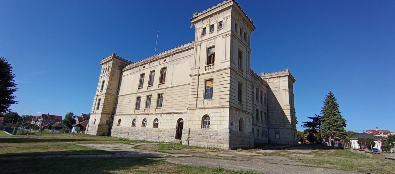 Karađorđev dom u Rači