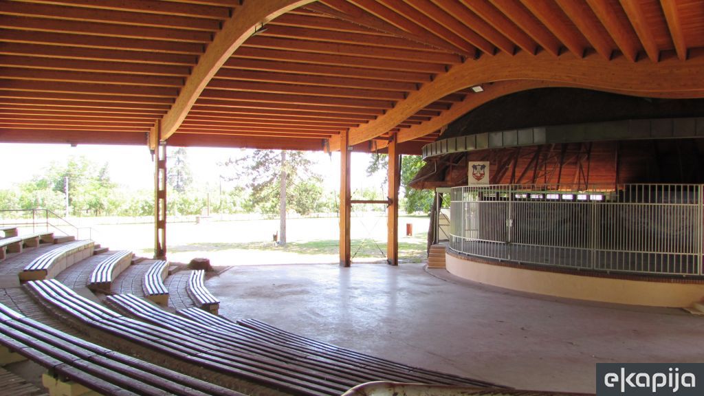 Letnja scena Bojčinska šuma Progar Surčin