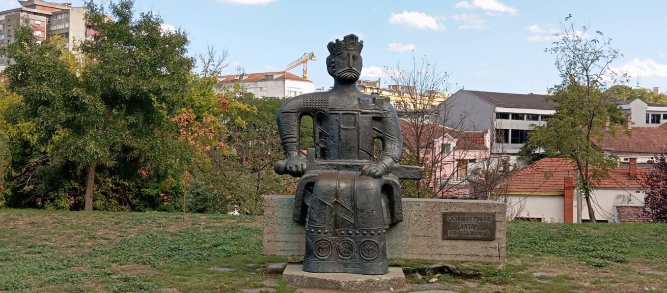Spomenik Caru Lazaru Hrebeljanoviću Kruševac