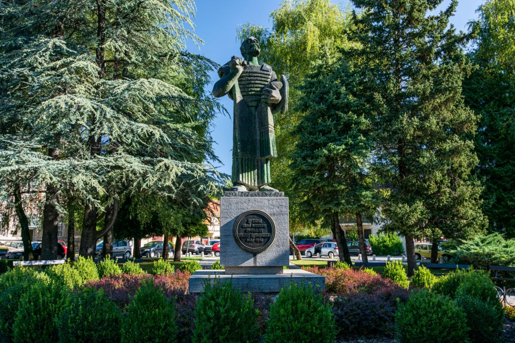 Spomenik Ivanu Crnojeviću Cetinje