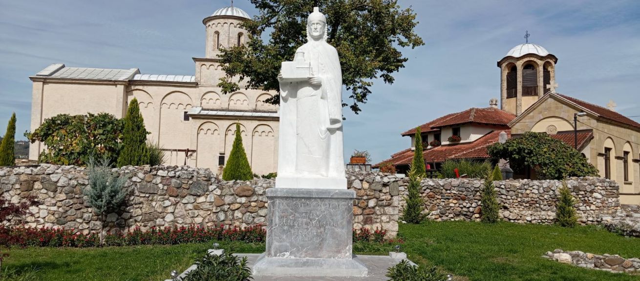 Spomenik kralju Stefanu Dragutinu Nemanjiću Arilje