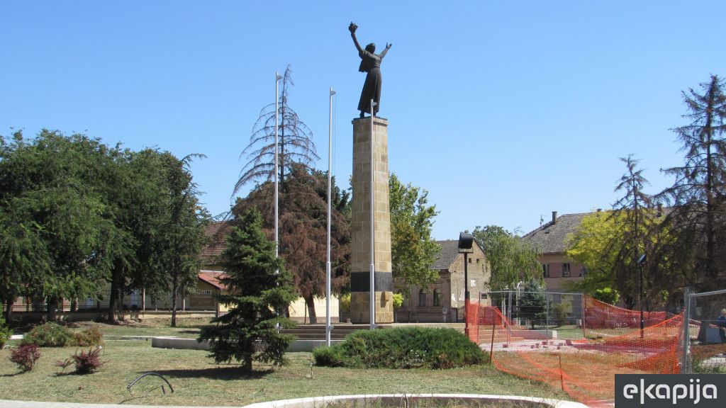 Spomenik žrtvama fašističkog terora Srbobran